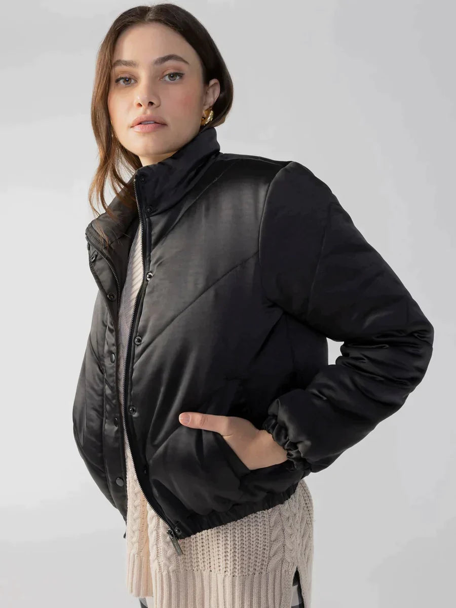 Quilted jacket in black.